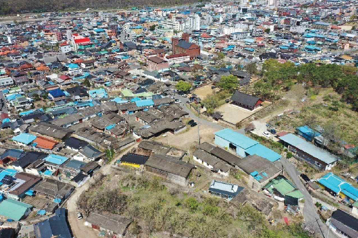 동남→서북 방향 항공사진